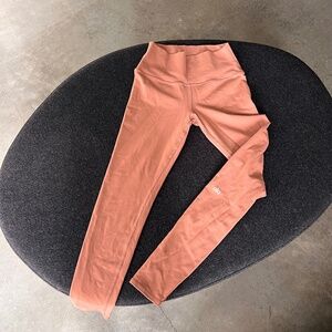 ALO Yoga Peach Leggings